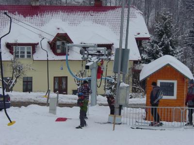 Stacja napędowa od strony trasy